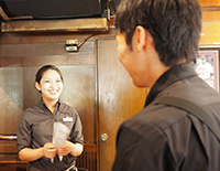 五反田店 ゼネラルマネージャー 清水 幸子 Message From Fridays 採用情報 Tgiフライデーズ