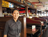 五反田店 ゼネラルマネージャー 清水 幸子 Message From Fridays 採用情報 Tgiフライデーズ